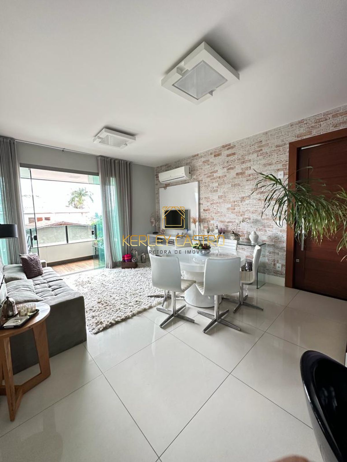 VENDO LINDO APARTAMENTO PLANEJADO NO BAIRRO MANGABEIRAS 